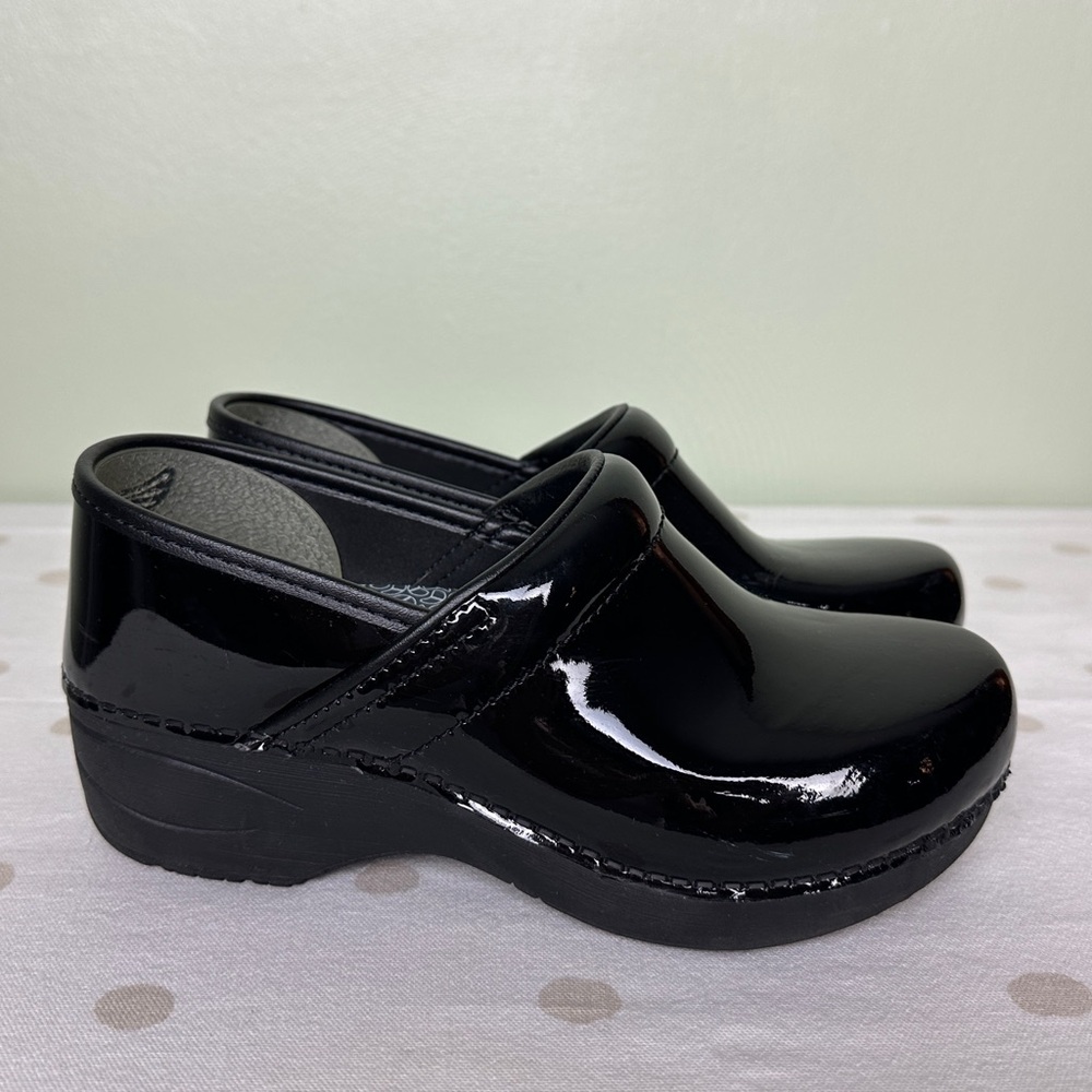 DANSKO XP 2.0 SLIP RESISTANT PATENT LEATHER SOLID BLACK CLOGS SIZE 36 $149